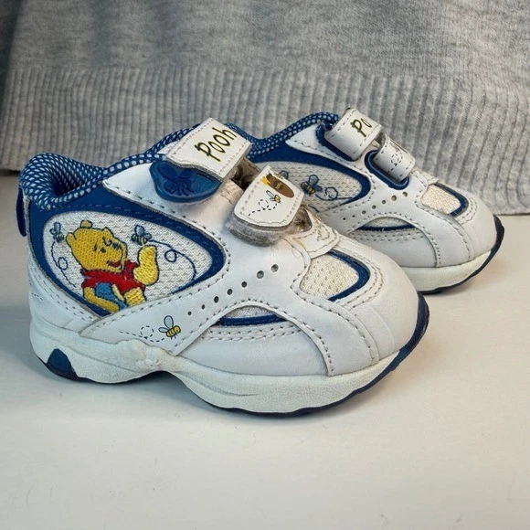 Lindas Tenis Niños Winnie the Pooh Talla 3 Smartfit Blanco Azul De Colección Años 90 Disney Foto 2 de 4