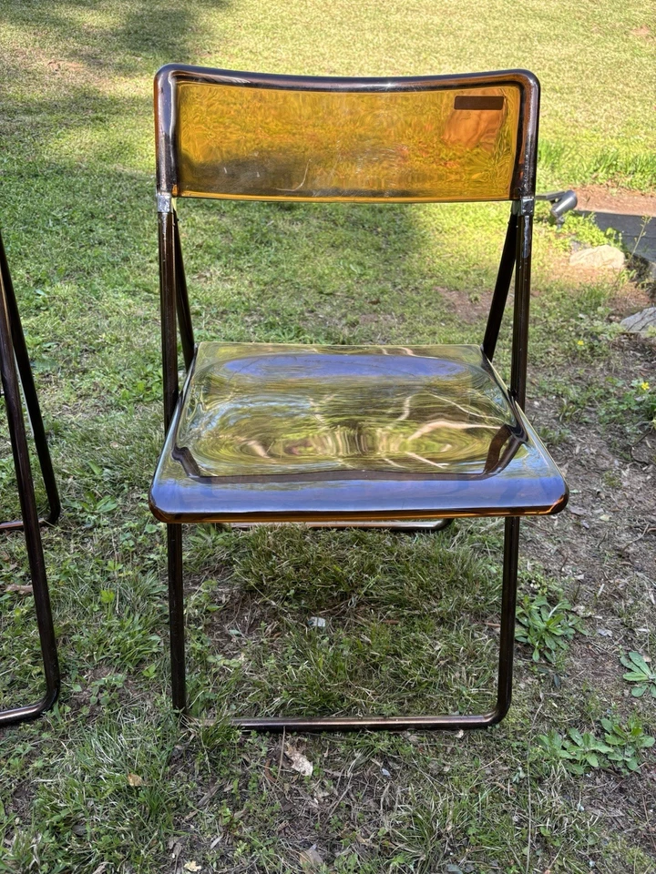 1970-е складные стулья Lucite янтарного цвета  - Изображение 3 из 4