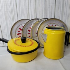 Vintage Toy Dishes, 4 Plates, Covered Pot  Coffee Pot no Cover 1970's