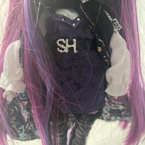 Rainbow High Shadow High Demi Batista Doll with Stand & Outfit & Accessories - Picture 17 of 20
