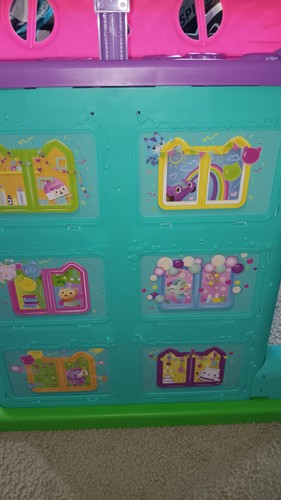 DREAMWORKS GABBY'S DOLLHOUSE 14 PIECES INCLUDES DOLL AND ACCESSORIES Ages 3+ - Picture 5 of 13
