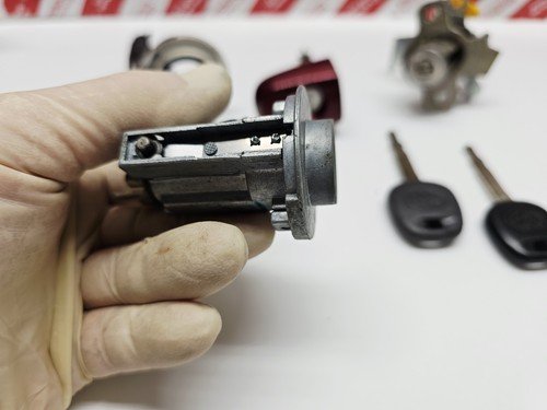 05-2006 TOYOTA CAMRY IGNITION SWITCH 1 DOOR LOCK & TRUNK LOCK SET 2 KEY TESTED  - Picture 9 of 20