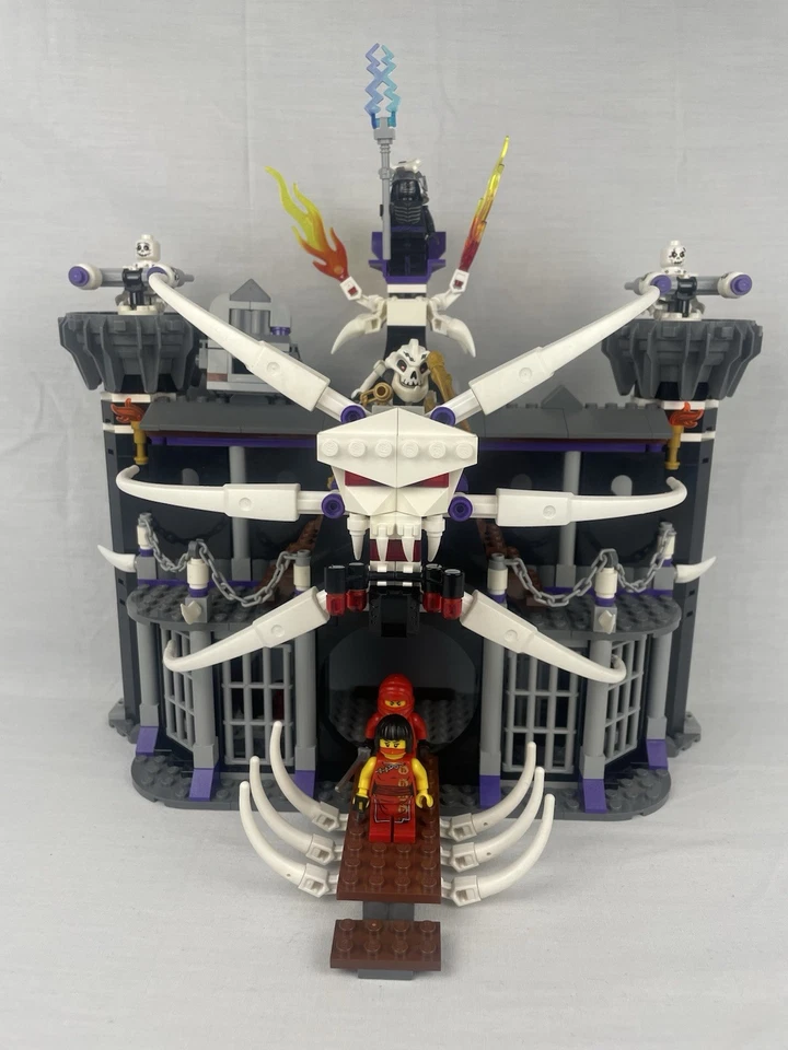 LEGO Ninjago Set (2505) - Garmadon’s Dark Fortress Used, All minifigs included.  - Image 2 of 4