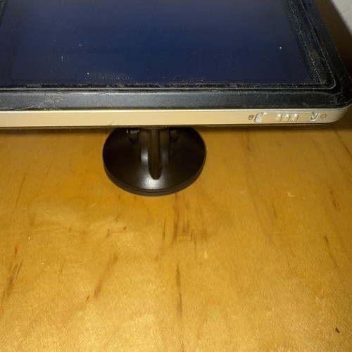 Garmin Nuvi 755T GPS with Vehicle Mount Bundle And Power Tested And Works - Picture 3 of 4