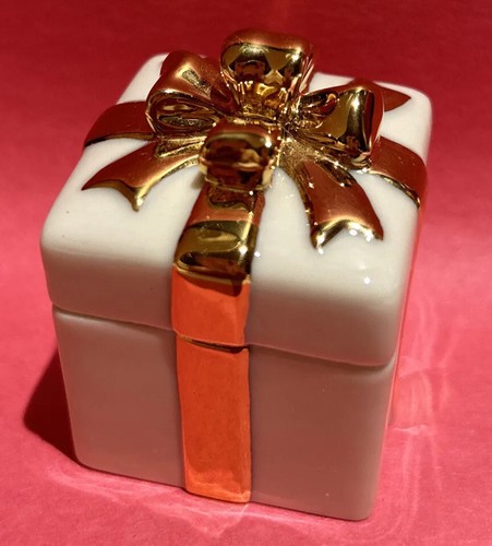 Lenox Ribbons And Bows Porcelain Ivory Trinket Ring Gift Box - Picture 5 of 10
