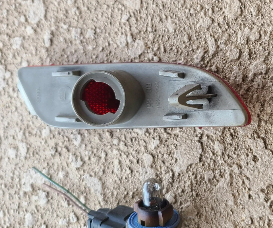 08 - 09 SATURN ASTRA OEM PASAJEROS DERECHOS LUZ MARCADORA LATERAL TRASERA Foto 3 de 4