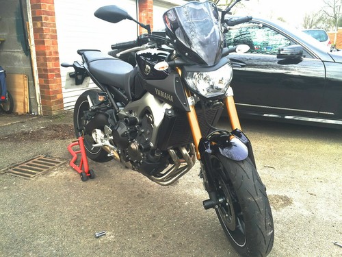 YAMAHA MT-09 2014-2016 CRASH MUSHROOMS FRONT + MIDDLE FRAME SLIDERS BOBBINS BUNG - Picture 9 of 12