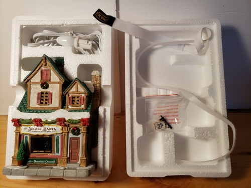 2019 LEMAX "Secret Santa Christmas Shoppe" #95512 - Picture 11 of 12