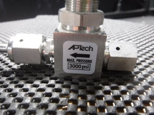 Tescom 64-2642KRH20-168 Pressure Regulator W/ APTech AP3657SM 2PW FV4 MV4 Valve. - Picture 3 of 16