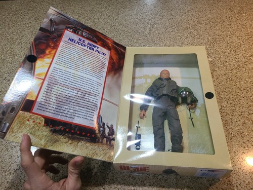 GI Joe Classic Collection US Army Helicopter Pilot, red Hair GI Jane 1997 - Picture 2 of 6