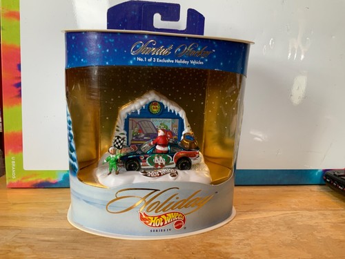 1998 Mattel Hot Wheels Santa's Stocker Exclusive Holiday 1 of 3 Diecast Car - Picture 1 of 10