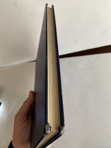 Walter Chandoha The Literary Cat HC No DJ 1977 Spine Separating - Picture 4 of 9