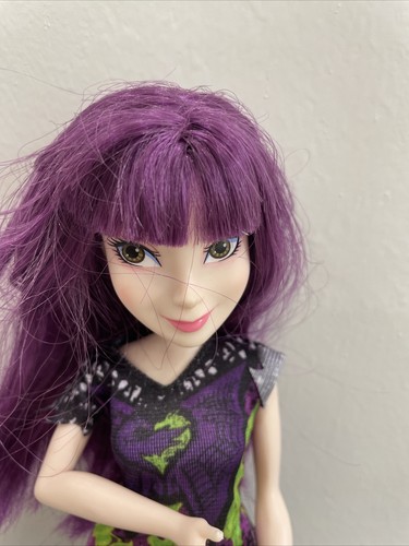 Disney Descendants 2 Mal Isle of the Lost Fashion Doll Hasbro 12” Tall Complete - Picture 4 of 11