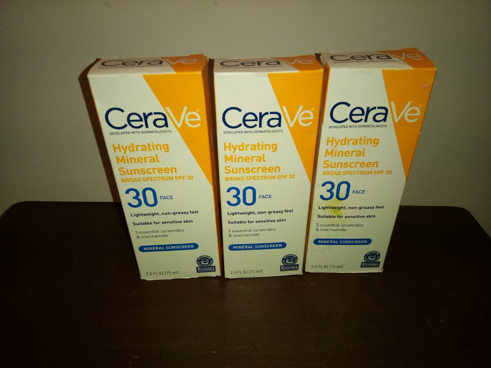 CeraVe Hydrating Mineral Sunscreen SPF 30 2.5oz 3-Pack Exp 2026-image