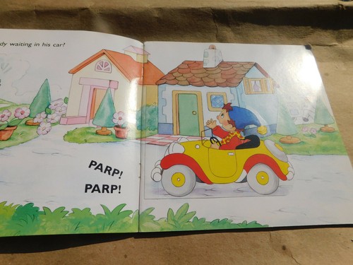 Rare Vtg Noddy and the Birthday Present Enid Blyton Lift the flap Childrens Book - Picture 5 of 12
