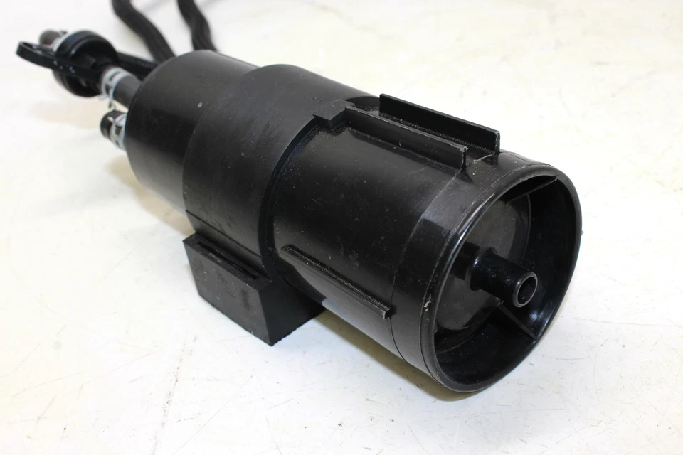 Контейнер для выбросов парового угля 2005 Suzuki Gsxr1000 Evap - Изображение 2 из 4