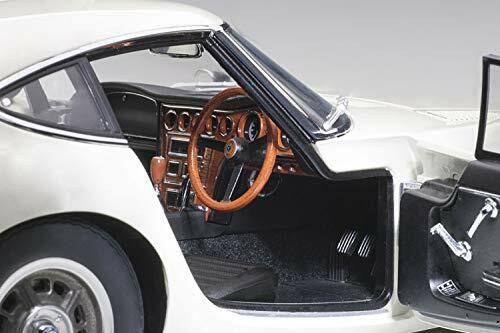 AUTOart Toyota 2000GT Diecast Model Car - White, 1/18 Scale