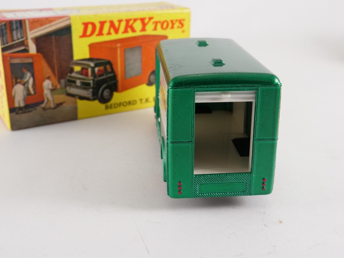 Dinky Toys Gb No. 450 Bedford TK Box Van CASTROL never Dinky Toys Gb No. 450 Bedford TK Box Van CASTROL never