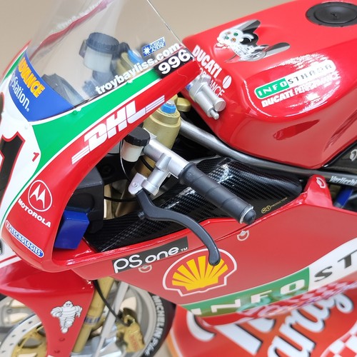 Minichamps 1/6 Ducati 996R T. Bayliss Infostrada World Champion 2001 062011221 - Picture 10 of 23