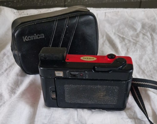 VINTAGE Konica POP Retro Red 35mm Film Camera Please READ NOT TESTED with case - Picture 7 of 9