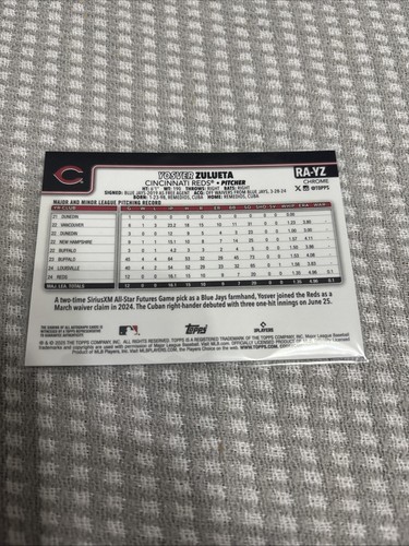 2025 Topps Chrome Rookie Auto Yosver Zulueta (#RA-YZ) Reds RC - Picture 2 of 2