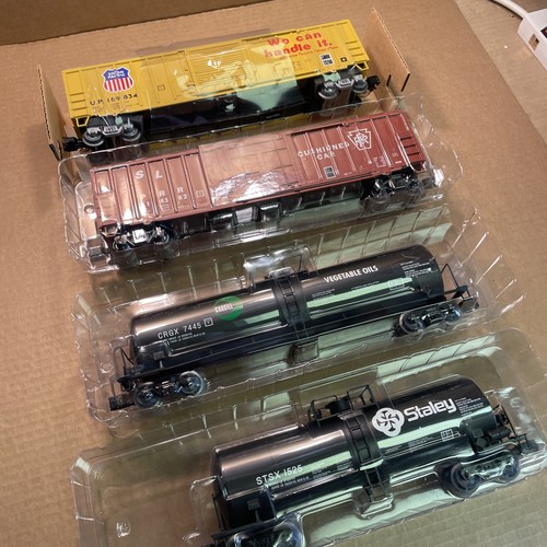 (4) Weaver Ultra Line Railroad Union Pacific BoxCars Staley TankCars Oil 3 -Rail - Picture 18 of 23