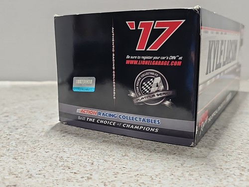 Lionel Action Racing NASCAR Autografiado Kyle Larson 2017 Camaro SS 1:24 Diecast - Imagen 12 de 19