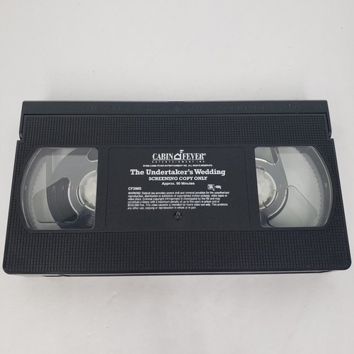 The Undertaker's Wedding 1998 VHS Kari Wuhrer Adrien Brody Jeff Wincott - Imagen 2 de 6