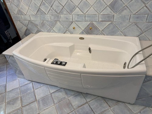 Vasca Jacuzzi idromassaggio usata - Foto 2 di 3