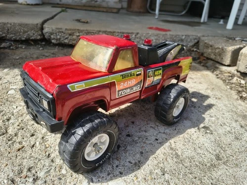 Vtg Tonka Tow Truck Red Pressed Steel & Plastic Wrecker 24 HR Towing USA