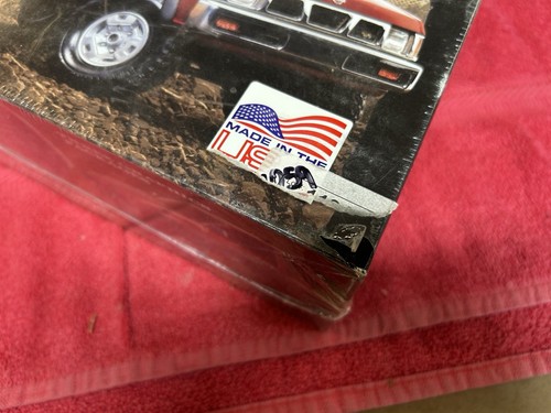 1/20 AMT Nissan Hardbody 4x4 Model Kit/ Still Sealed/ Hard To Find - Picture 4 of 5