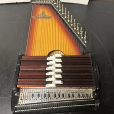 Vintage Chromaharp 12 Chord 36 String by RBI Rhythm Bands Inc.