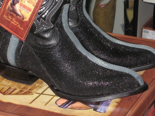 BOTAS DE VAQUERO WESTERN LOS ALTOS PUNTA R-TOE NEGRA STINGRAY ROWSTONE ANCHO D 601105 - Imagen 8 de 10