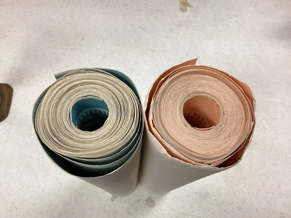 稀有令人惊叹的复古 Brunschwig & Fils 粉色手印壁纸边饰 — 第 2/2 张图片