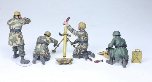Fallschirmjäger 8cm Mortar Team (Italy 1944) WW2 1/35 Pro Built Model - Picture 15 of 15