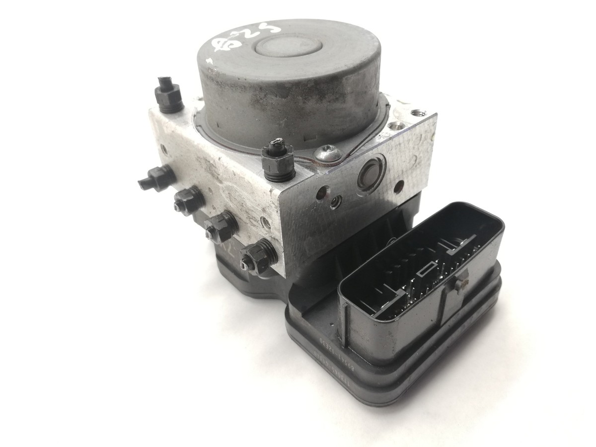 TOYOTA COROLLA 1.8 ZWE211 ABS Pump 89541-12E30 113040-41340