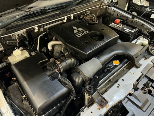 2010 Mitubishi Shogun Elegance 3.2 DI-DC LWB Auto Full Leather Service History - Picture 17 of 22