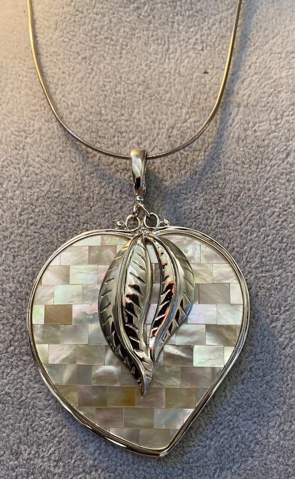 Sajen 925 Checkerboard Abalone Heart Pendant Large Leaf Accent Quality Chain - Image 3 of 4