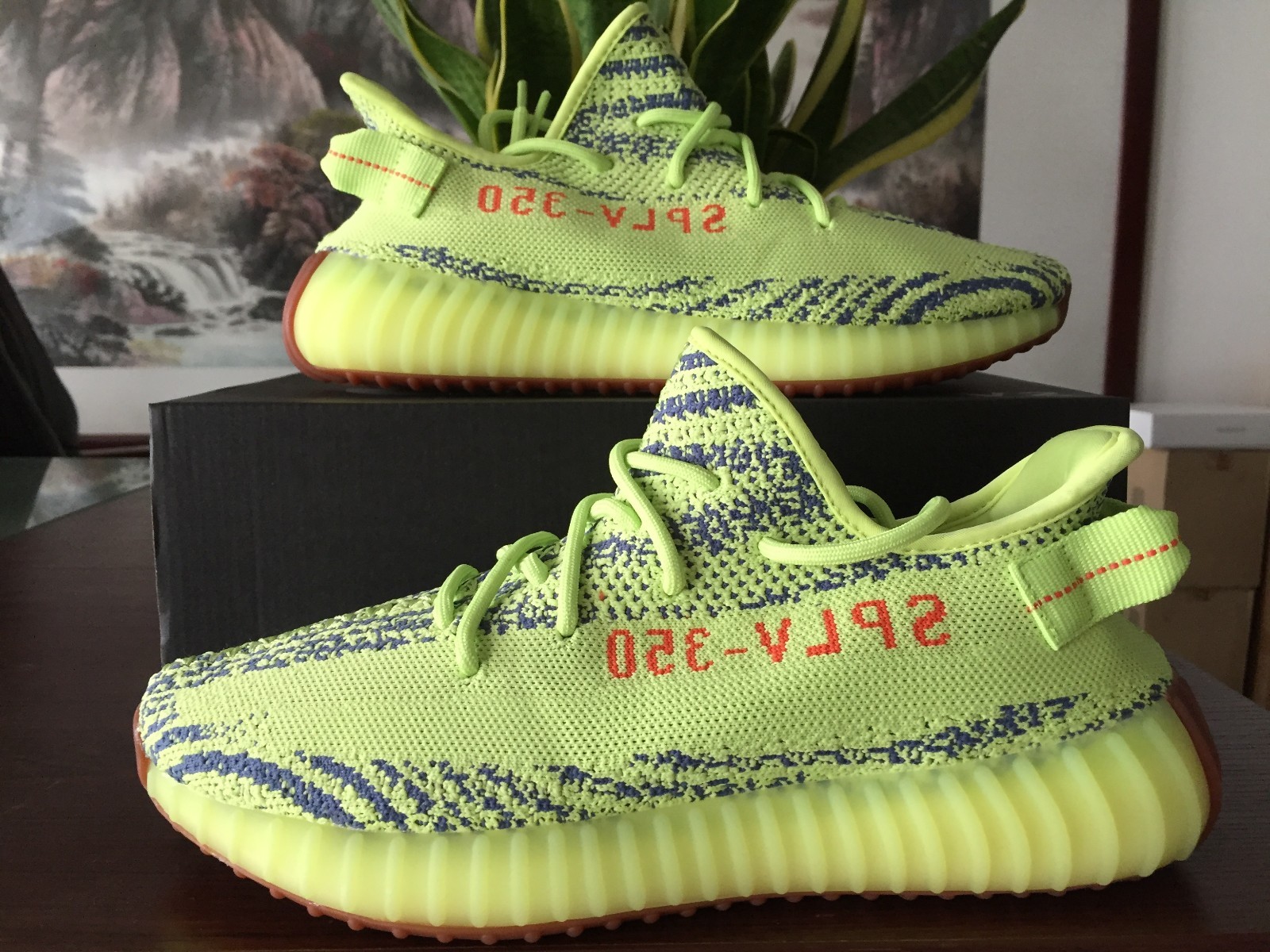 Original Men's Breathable DW&Yeezy Sports 350 V2 Athletic Sneakers Running Shoes Original Men's Breathable DW&Yeezy Sports 350 V2 Athletic Sneakers Running Shoes
