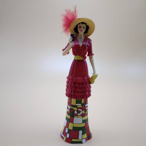 Timeless Refreshment of Coca-Cola Collection Sportingly Brisk Figurine Hamilton - Picture 1 of 6