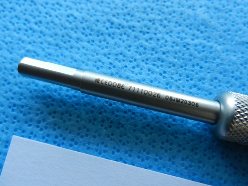 D3129 Smith & Nephew Surgical Self Holding Hex Driver 71110026 - Bild 3 von 3