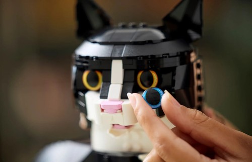 LEGO Ideas Tuxedo Cat Model Kit for Adults to Build (LEGO 21349) - 1710 Pieces - Picture 7 of 16