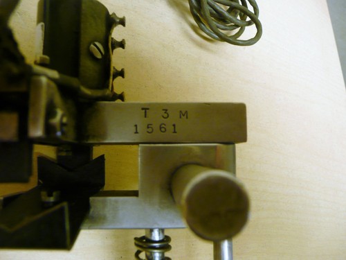 Instron Satec Extensometer T3M Specimen Elongation Tensile Tester Yield ASTM E8 - Picture 5 of 5