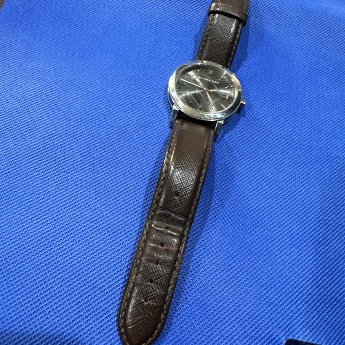 *Funzionante* Burberry BU9030 Orologio da polso per uomo cinturino in pelle marrone. batteria nuova - Foto 6 di 13