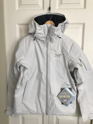 Arc'teryx Theriss Down Jacket Women's. Gore-Tex, Down, Medium in Atmos (white)