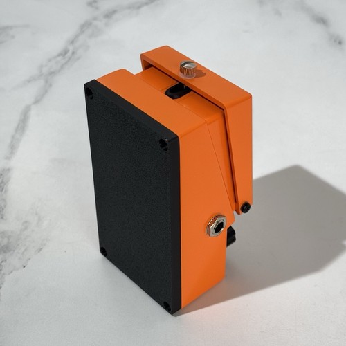 5er Pack Back Plate für Boss Effektpedal - passt über Gummiauflage - Bild 1 von 3