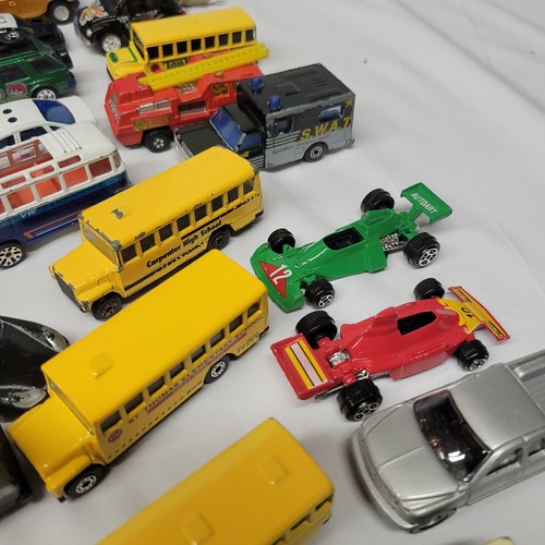 Lot of 48 toy cars 1970-2000s Hot Wheels matchbox maisto with carrying case - Picture 4 of 24