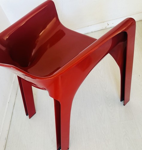 Sedia Poltroncina Vintage ARTEMIDE GAUDI’ Design Vico Magistretti 1971 Bordeaux - Imagen 6 de 24