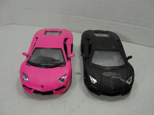 Lote de 2 coches de juguete diecast Lamborghini Aventador LP700-4, rosa/negro - escala 1/38 - Imagen 2 de 7
