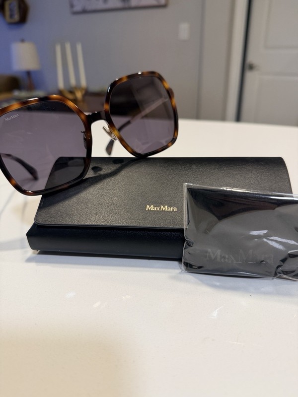 Max Mara Women's Oversized Square Tortoise Shell Sunglasses Gray Tinted Lens